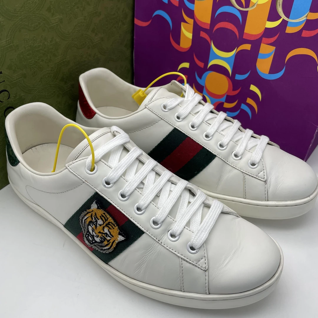 95新 GUCCI/古驰 42欧码/男士白色经典休闲虎头刺绣条纹低帮板鞋