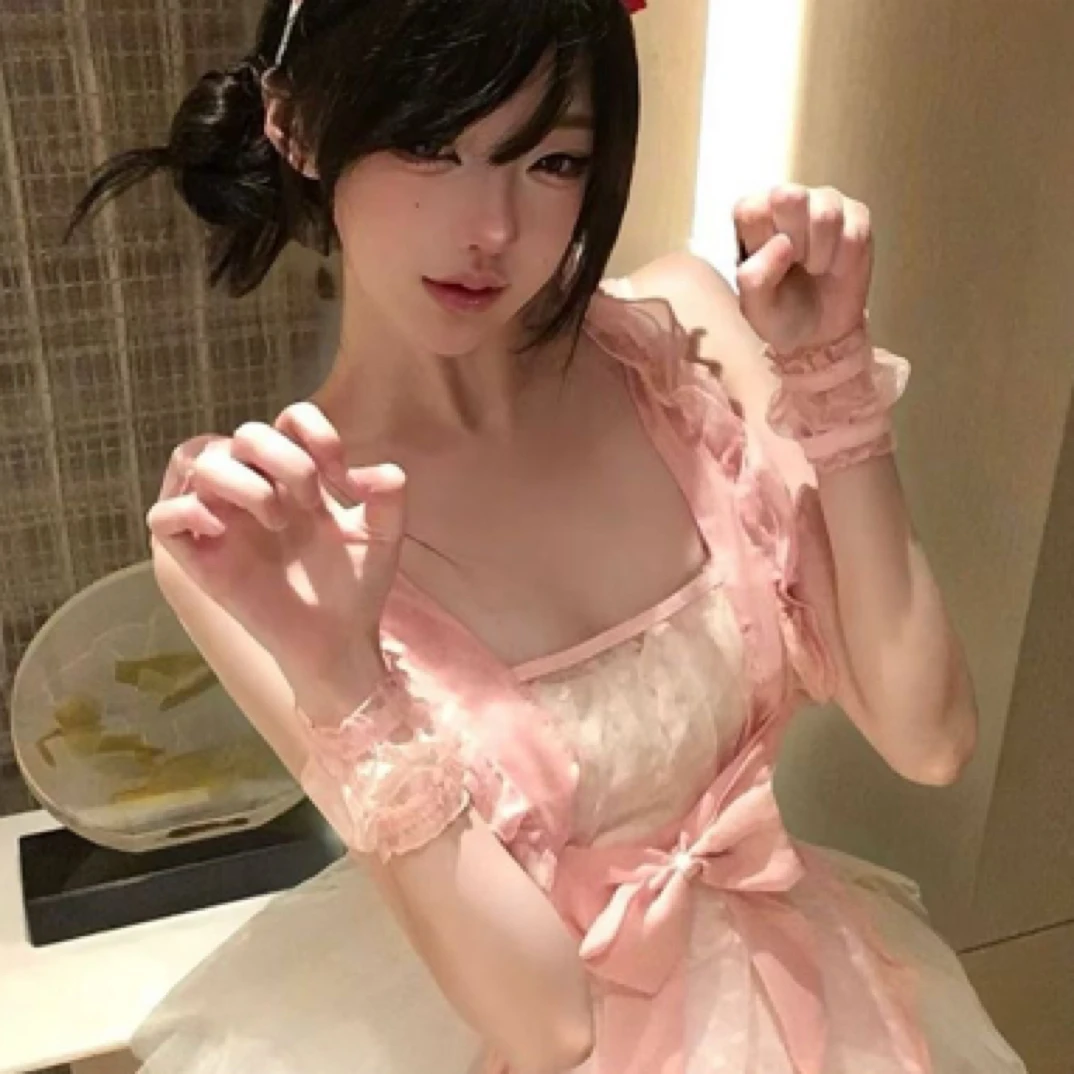 猫猫的礼物》乖乖猫千禧 可爱显瘦大码流光蝴蝶结围裙连衣裙QQ