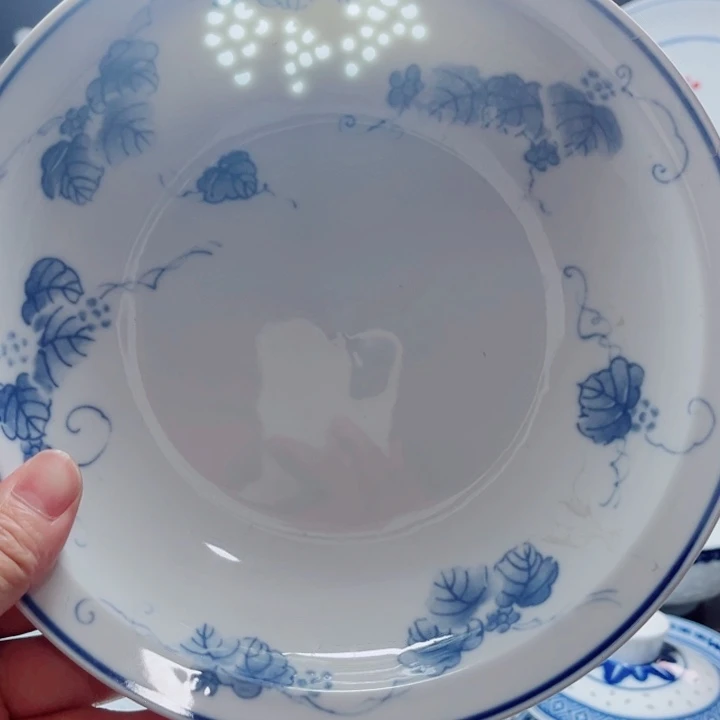 青花玲珑8寸窝盘葡萄