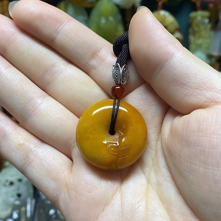 未镶嵌岫玉吊坠(赠链)
