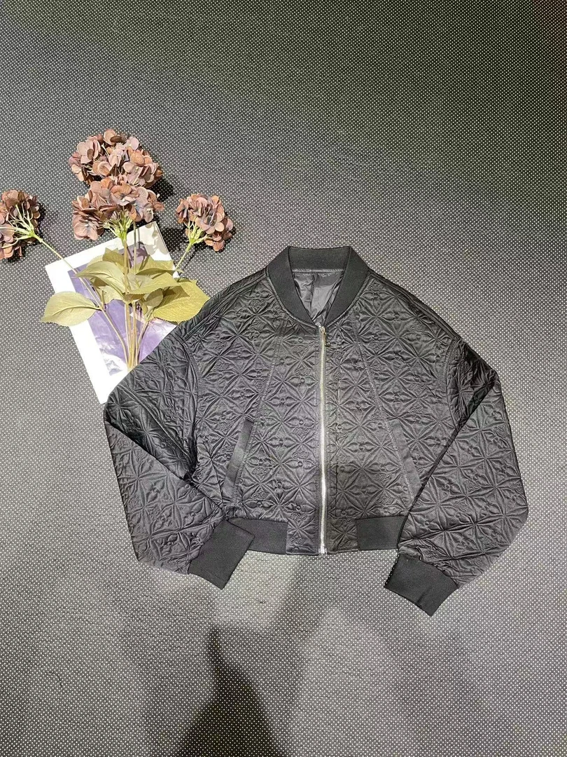 【NO退NO换 不回娘家】棒球领压花短款外套 61051