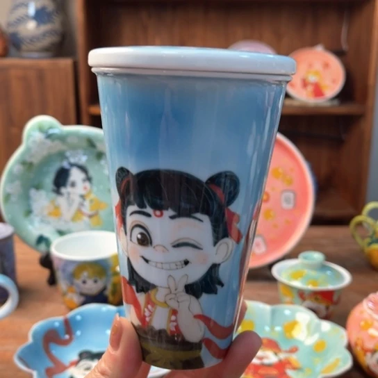 瓶景德镇釉下手绘陶瓷 