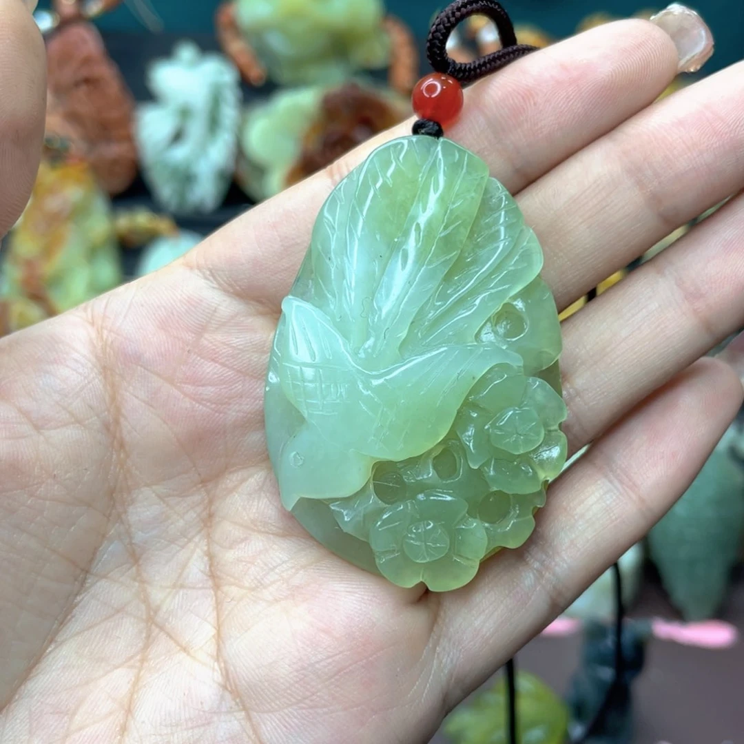 蛇纹石玉颈饰未镶嵌