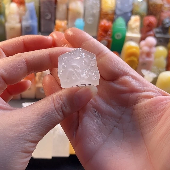 寿山石印石是***_手工定制2厘米，梅花