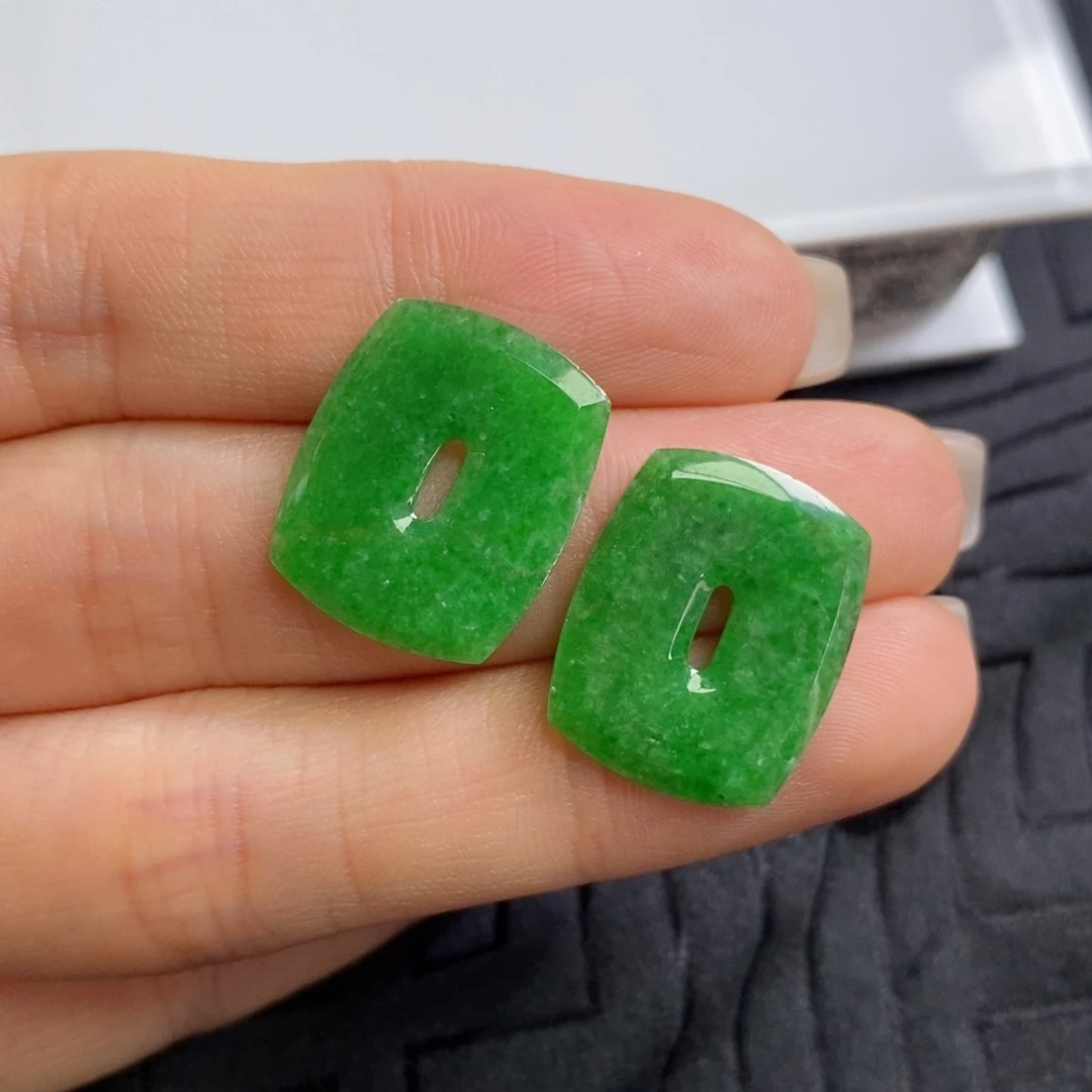 翡翠未镶嵌耳饰方糖