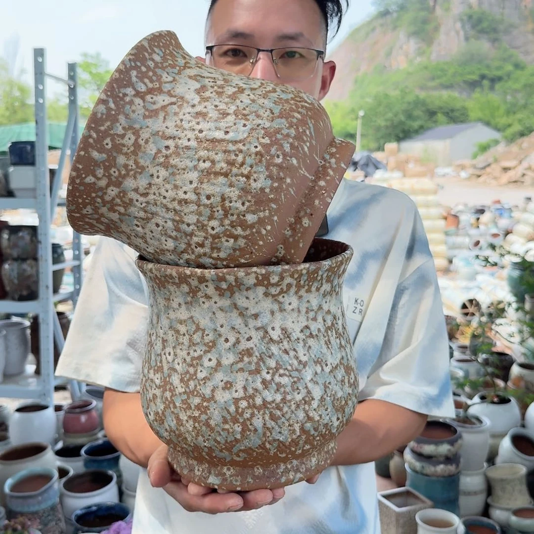 紫砂花盆口21高21（两个花边口泡泡黄