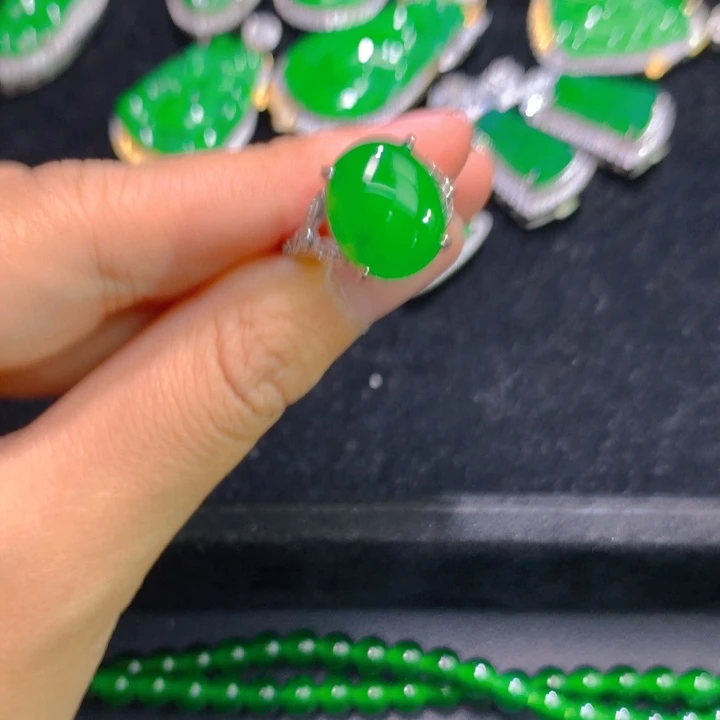 翡翠戒指银S925镶嵌一个