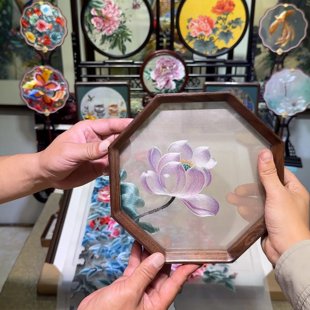 刺绣小*刺绣工艺精湛