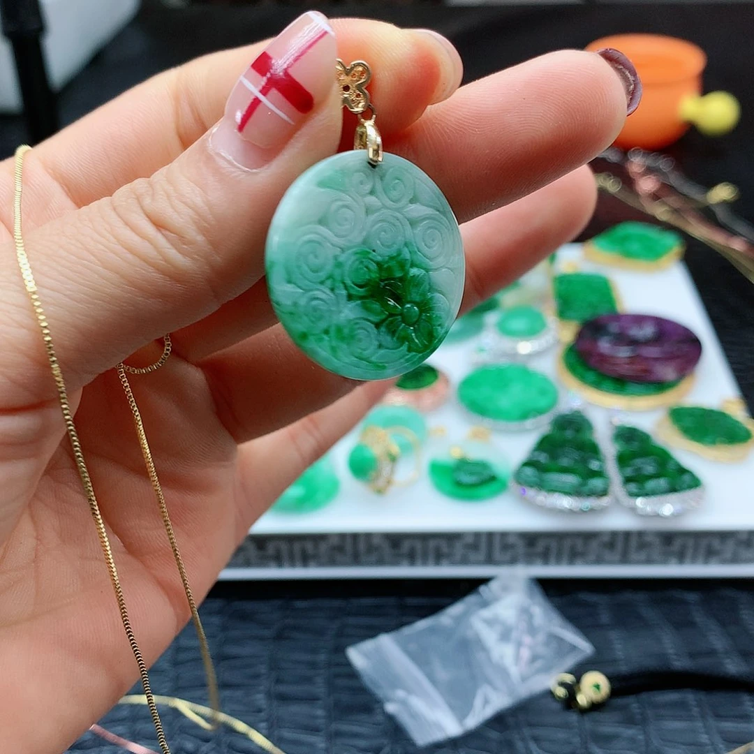 【闪购商品】翡翠吊坠(赠链)合金