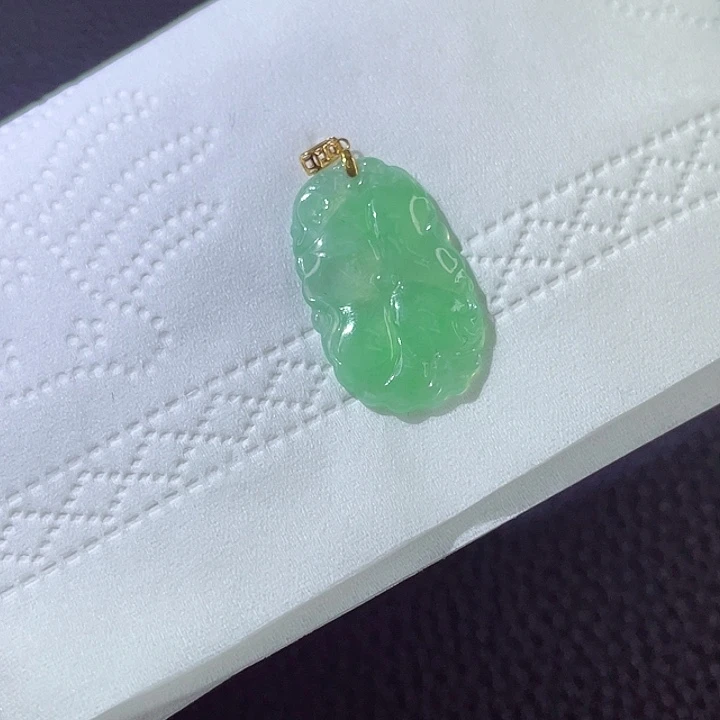 翡翠颈饰18K金镶嵌翡翠