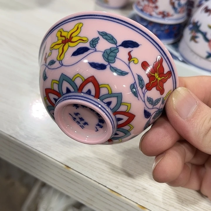 瓷片////景德镇陶瓷杯子。