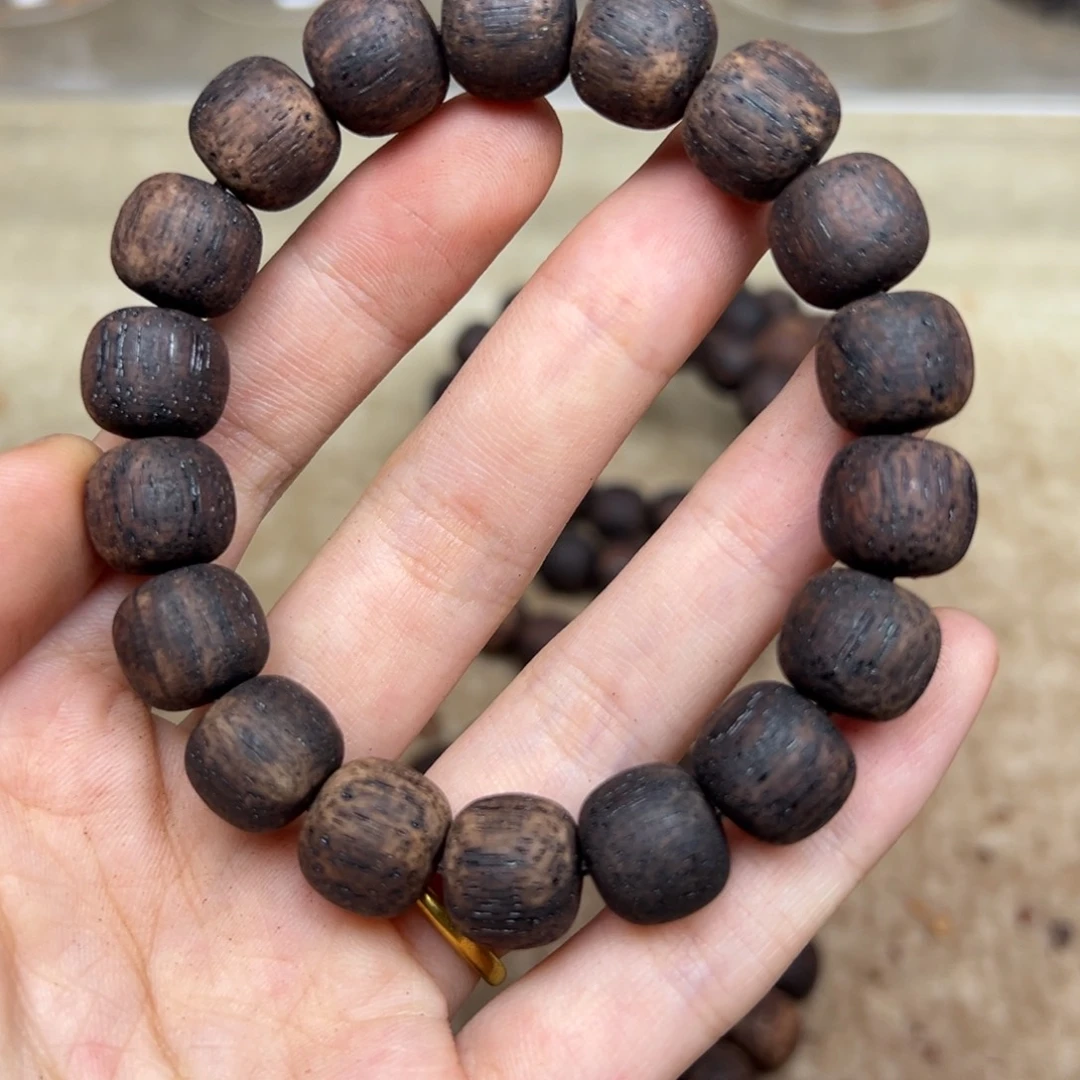 木降真香1112老型紫红油牛肉干