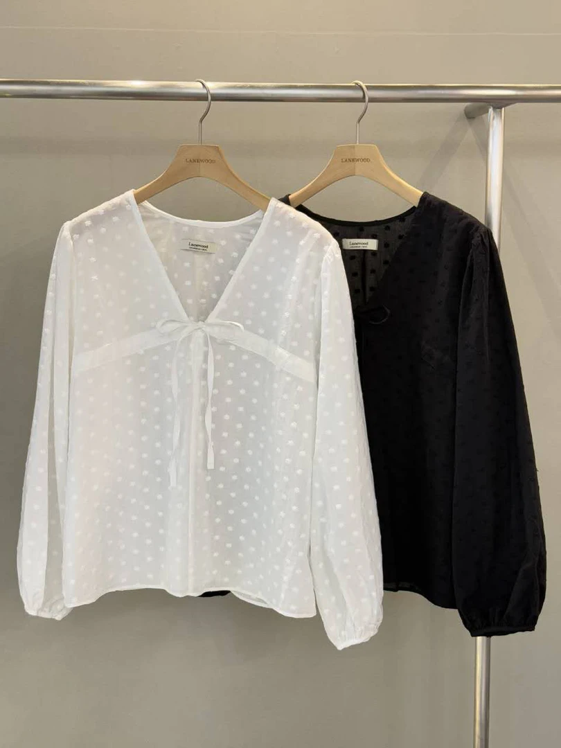 【木屋新款no退no换】狮子姐姐春季新款花花刺绣小上衣