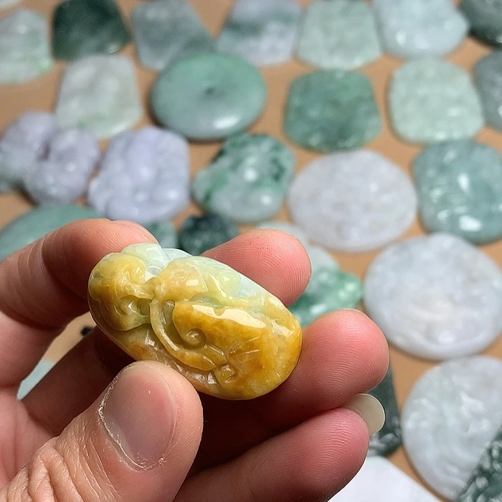 翡翠未镶嵌吊坠(不含链)
