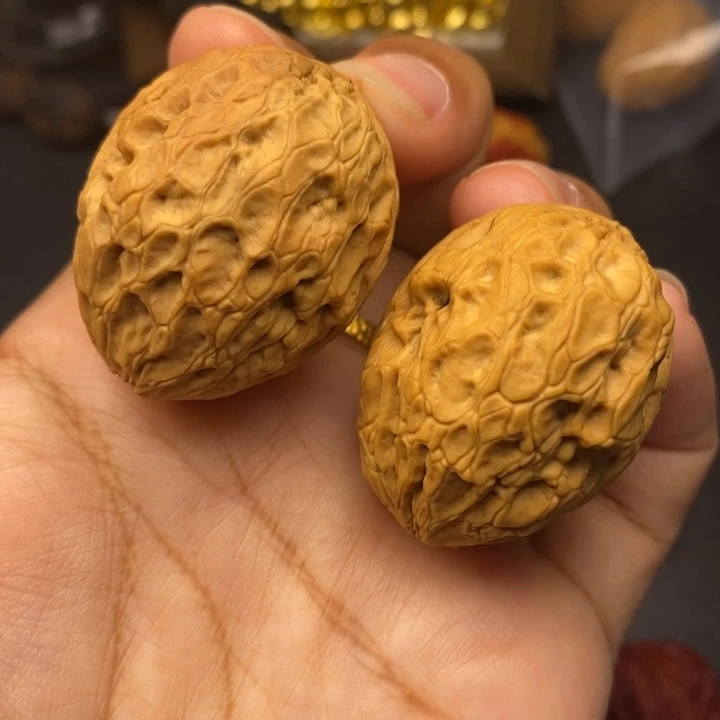 把件文玩核桃34尺高40穿山甲