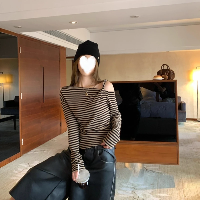 YIDENG2025斜肩吊带条纹长袖T恤秋季新款纯欲慵懒风显瘦气质上衣