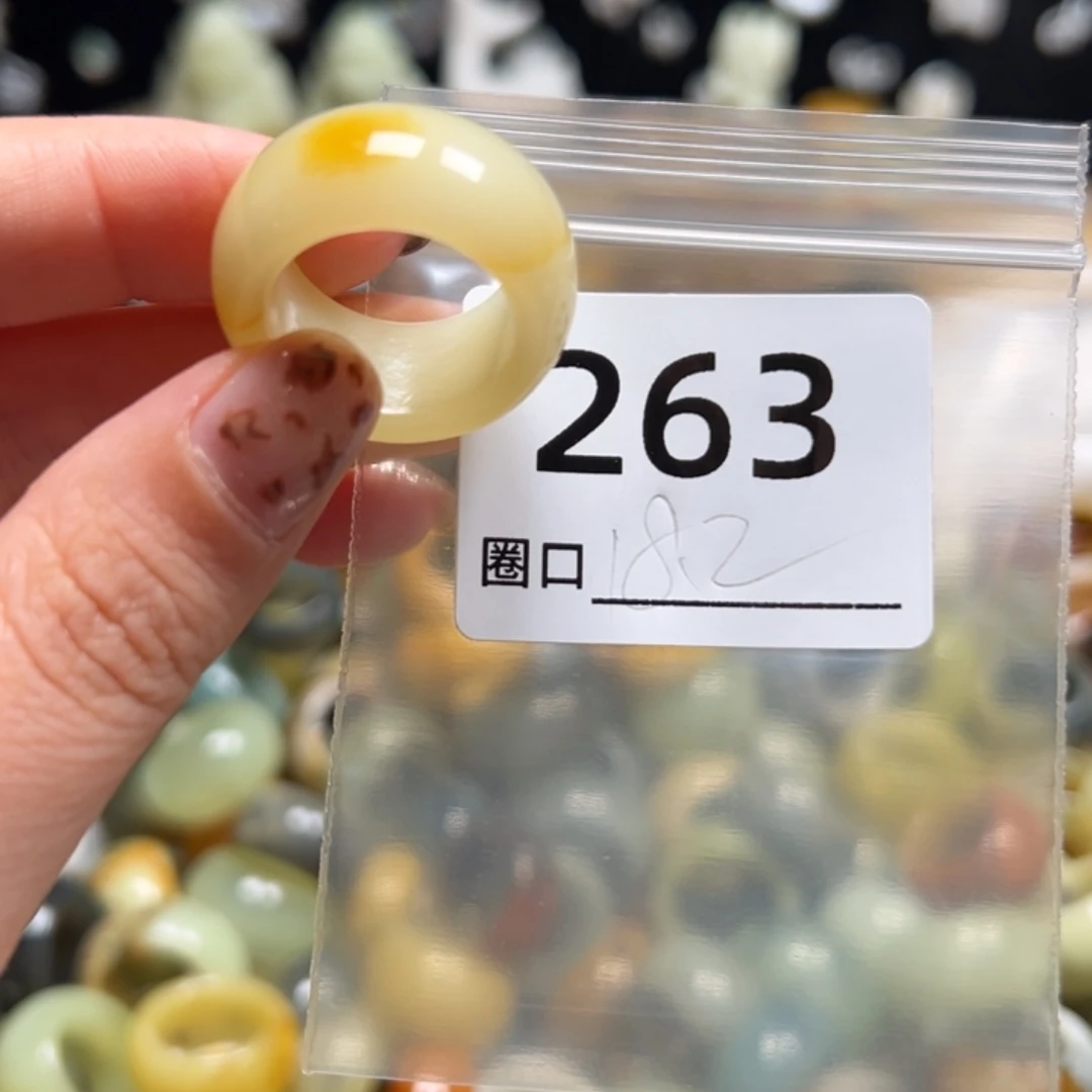 妮***芭蛇纹石玉未镶嵌戒指
