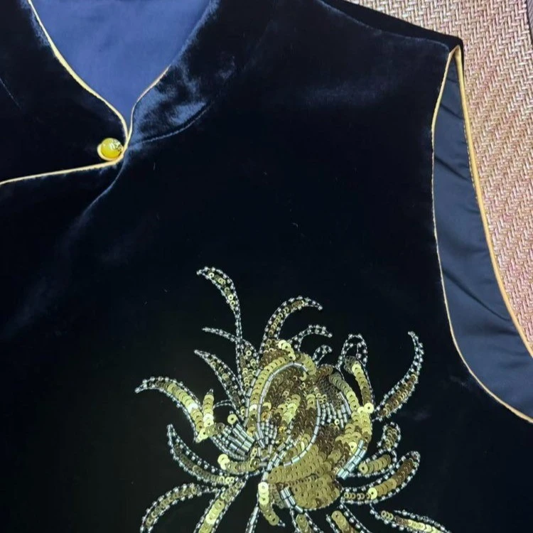 2025秋季新款立领丝绒重工钉珠绣花中式国风妈妈装复古百搭马甲