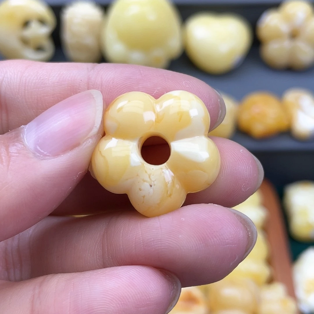 琥珀裸石未镶嵌蜜蜡