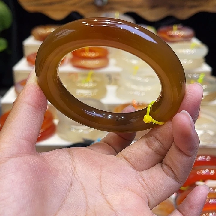 我***耶玛瑙/玉髓手镯未镶嵌