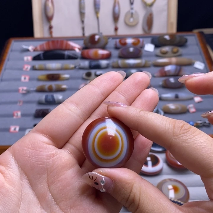 用***9玛瑙/玉髓未镶嵌颈饰