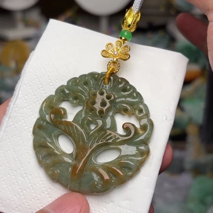 翡翠未镶嵌颈饰吊坠