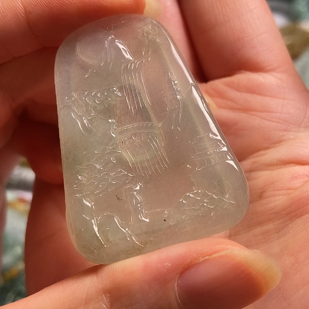 翡翠未镶嵌颈饰山水