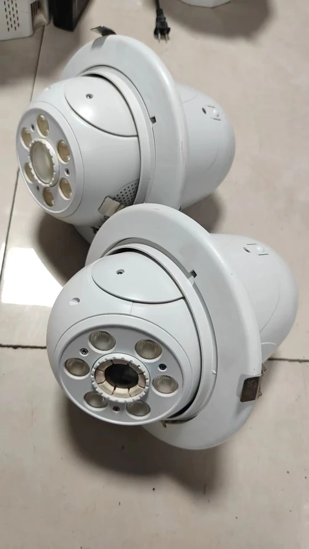 2盏图案摇头+1盏六眼蜂灯.不包邮，质保一个月