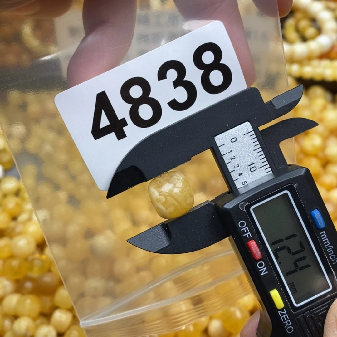 蜜蜡珠宝奇石未镶嵌