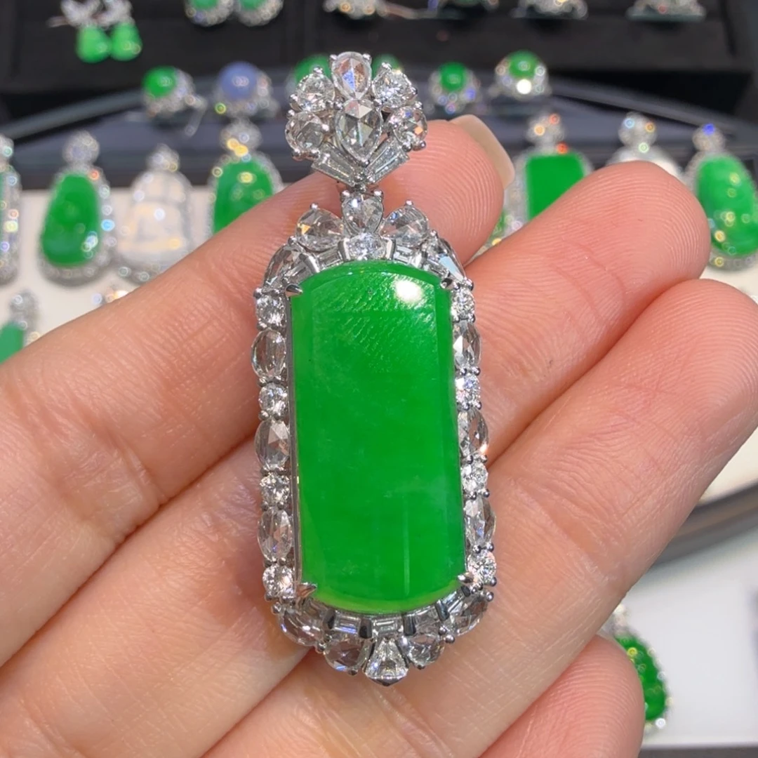 翡翠18K金镶嵌颈饰收到货48小时鉴赏期