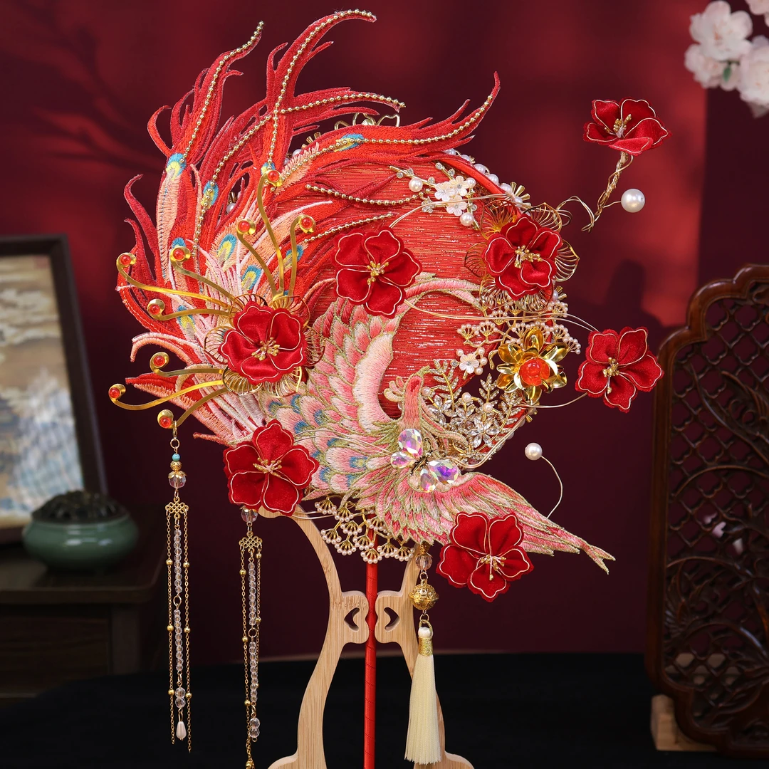 新中式团扇婚礼花扇手工刺绣缠花喜扇高级感秀禾服新娘手持婚扇
