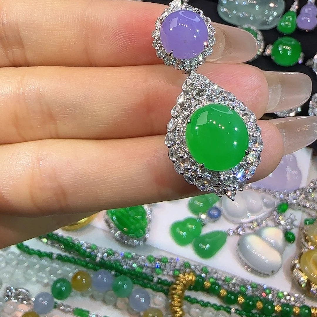 翡翠18K金镶嵌戒指