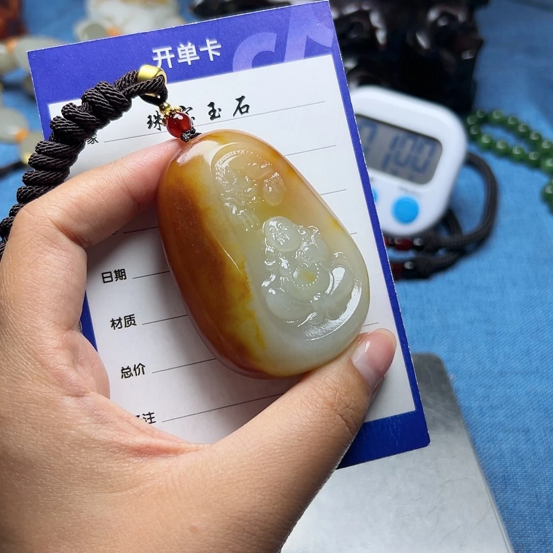 和田玉未镶嵌颈饰巴**歌