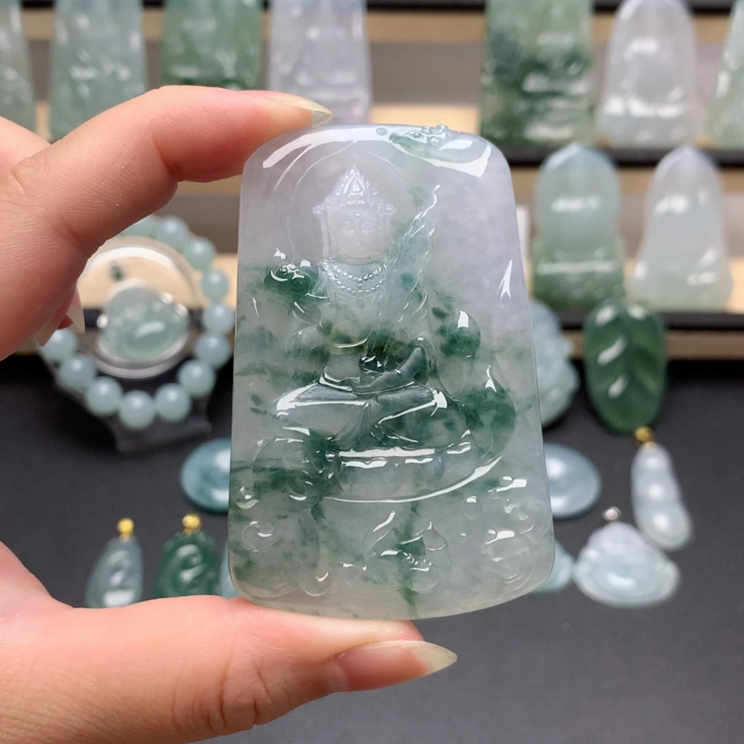 翡翠未镶嵌颈饰南**弦虚空藏