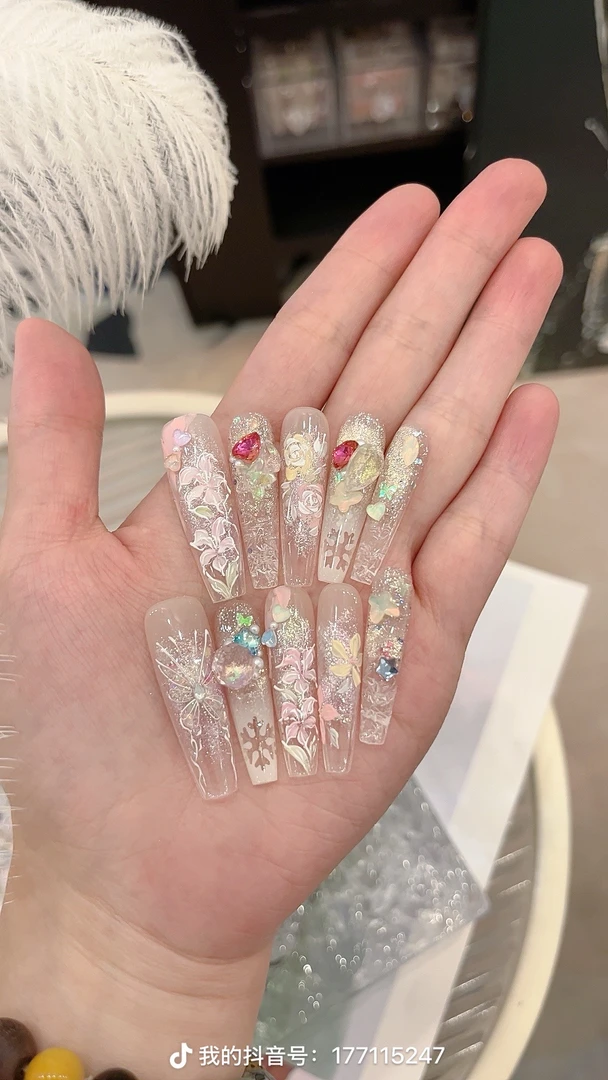 【玻璃花房】张呼呼纯手工穿戴甲夏日清透美甲