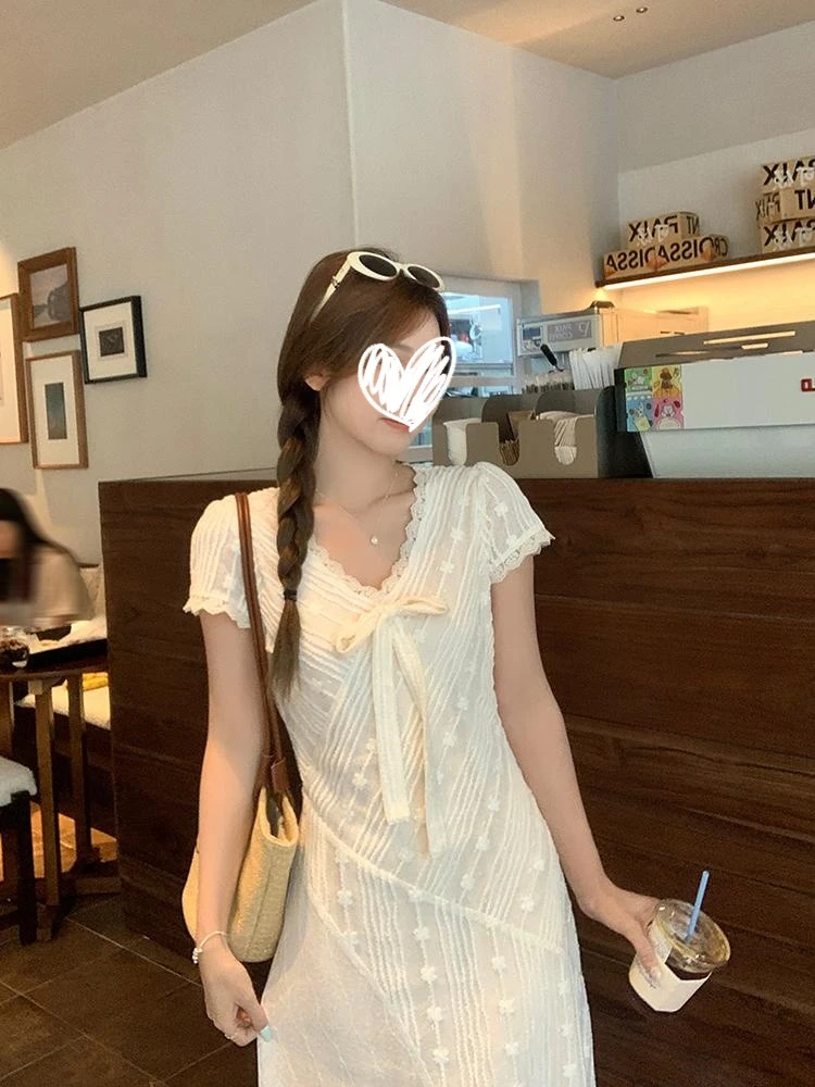 法式温柔风蕾丝拼接V领杏色连衣裙2025夏季新款女装甜美收腰长裙