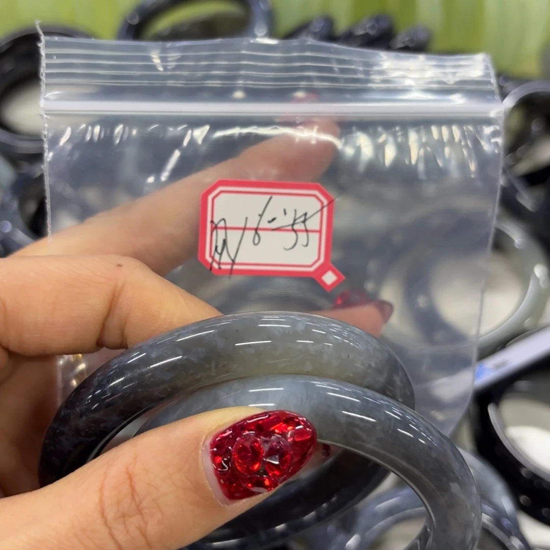 岫玉手镯未镶嵌风****）