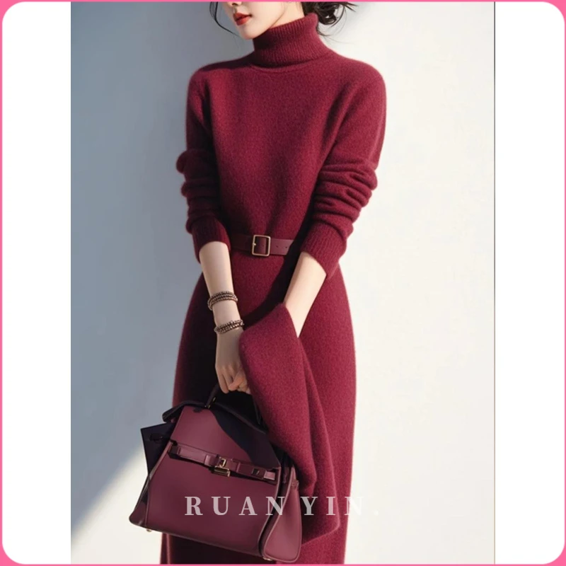 RUAN YIN安格拉红色高领针织连衣裙2025年秋季新款，独特别致的长