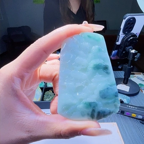 颈饰未镶嵌翡翠一个