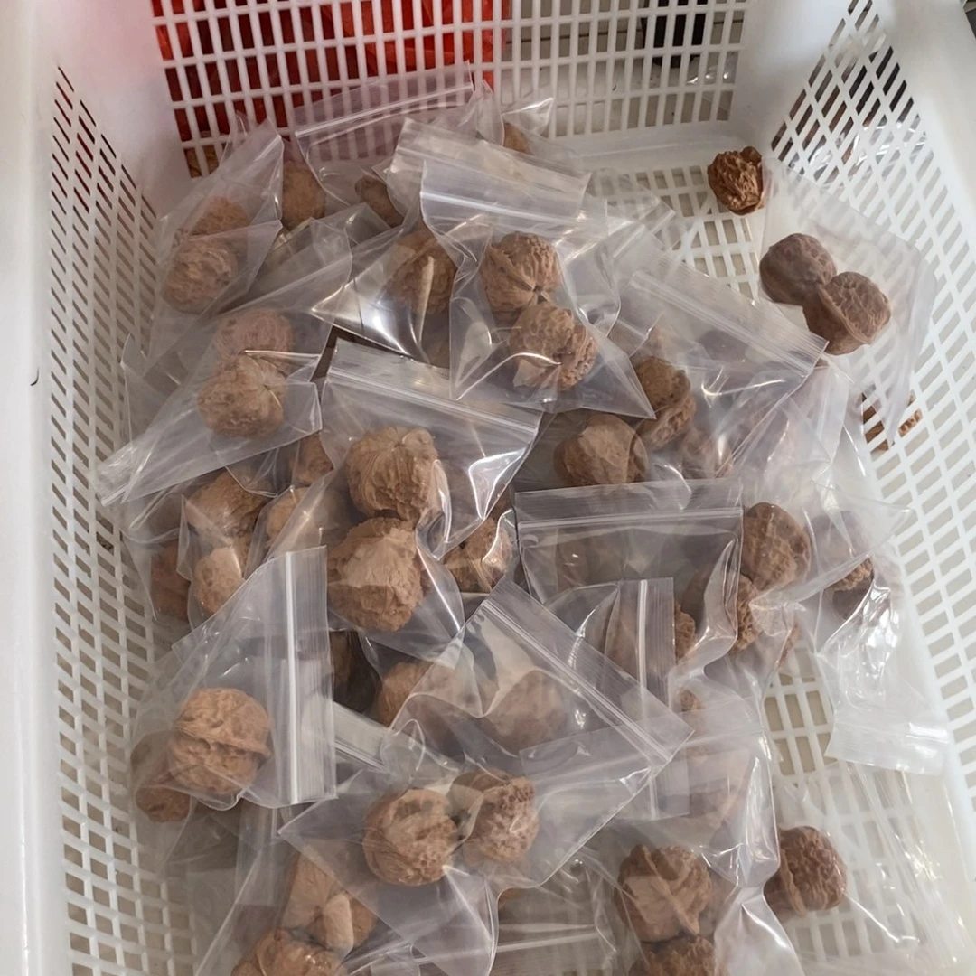 文玩核桃吊坠北瓜有瑕疵