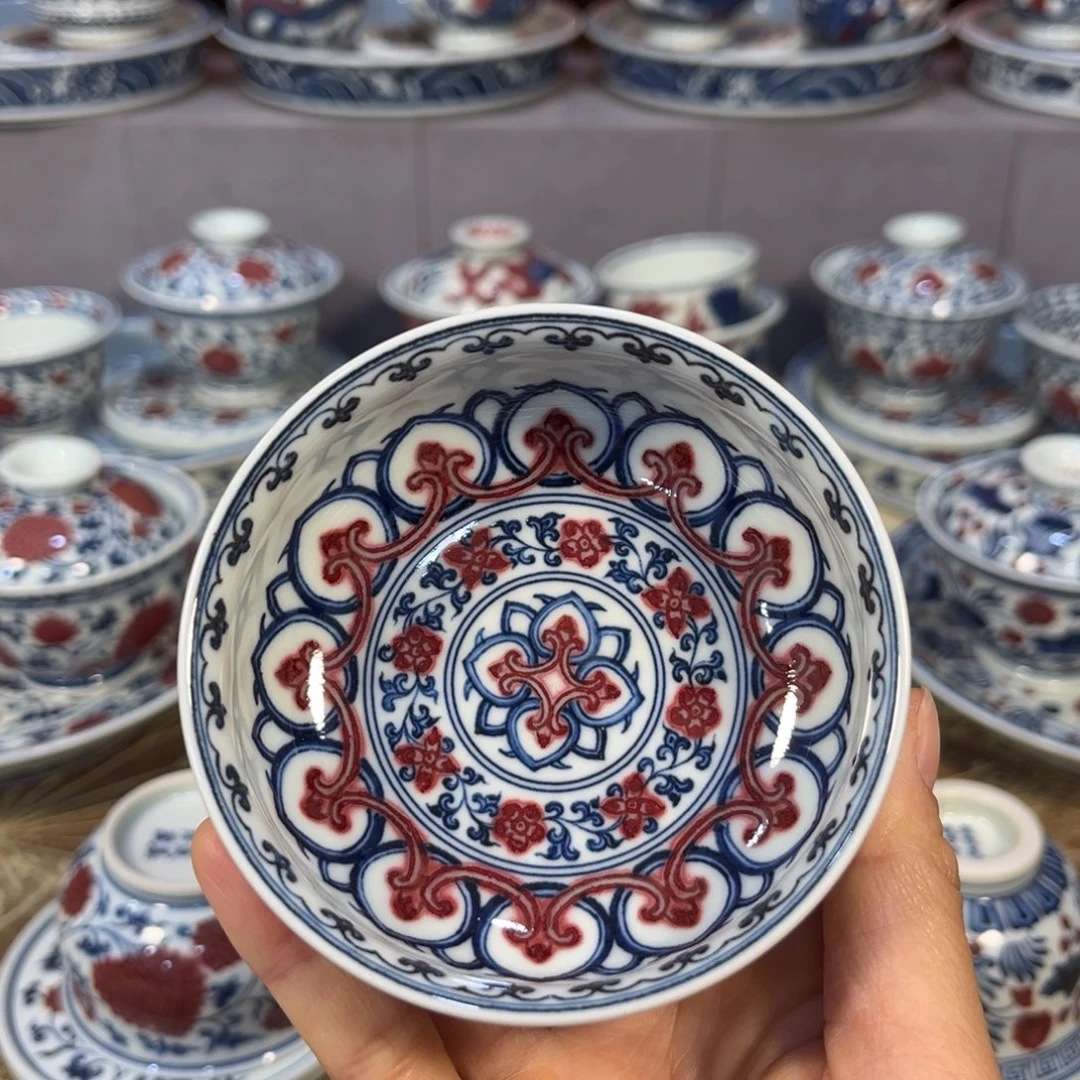 青花釉里红宝相矮炉式杯