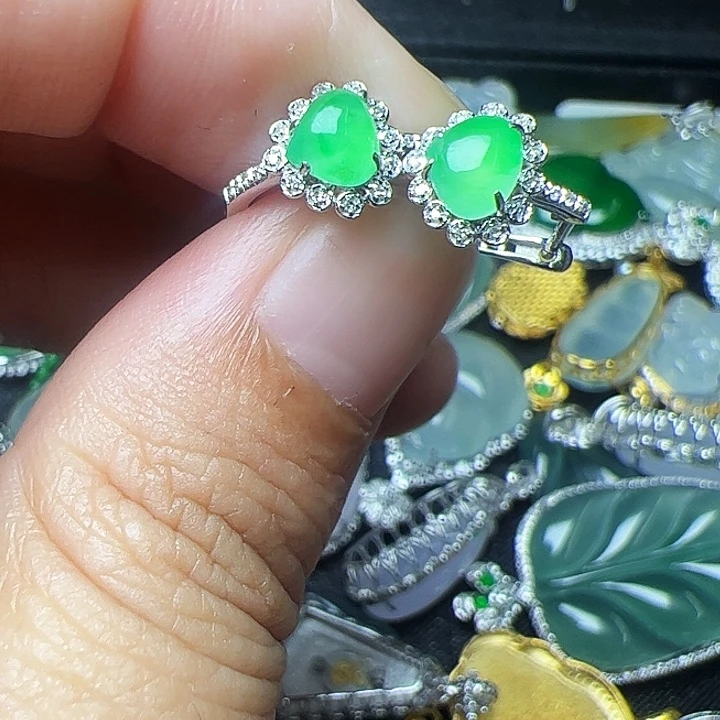 翡翠18K金镶嵌耳饰