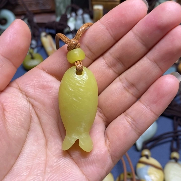 福***饮蛇纹石玉未镶嵌颈饰