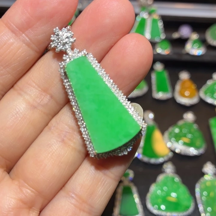 翡翠18K金镶嵌吊坠(不含链)翡翠