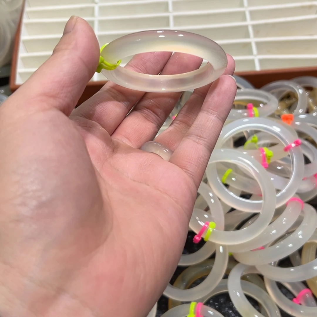 玛瑙/玉髓未镶嵌手镯5152圈有包容1.1