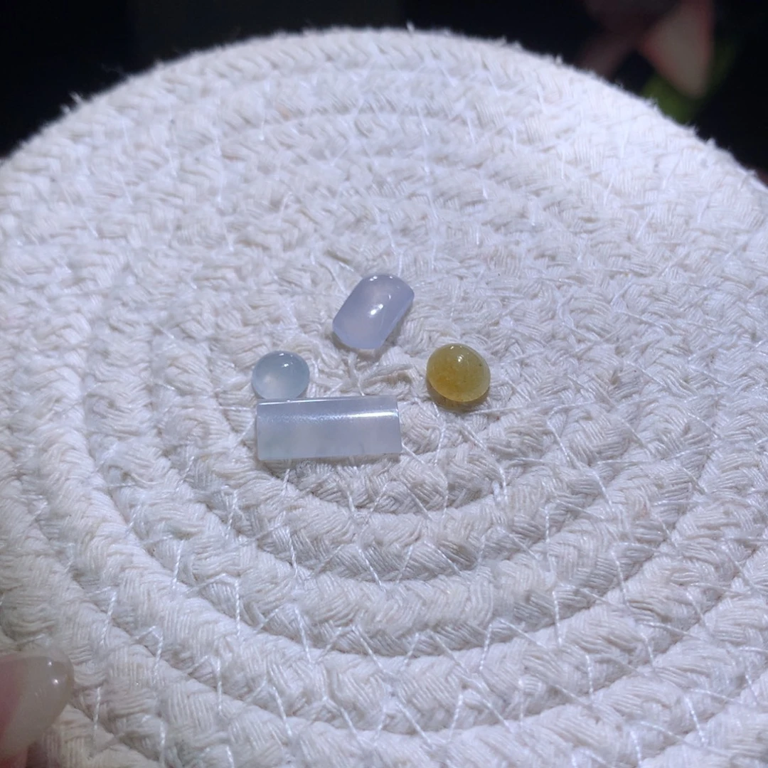 散珠翡翠特价戒面.发其一
