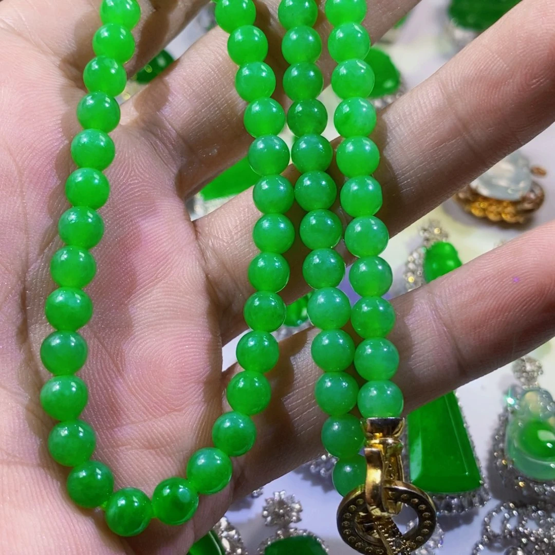 宇***哥翡翠未镶嵌颈饰天然翡翠