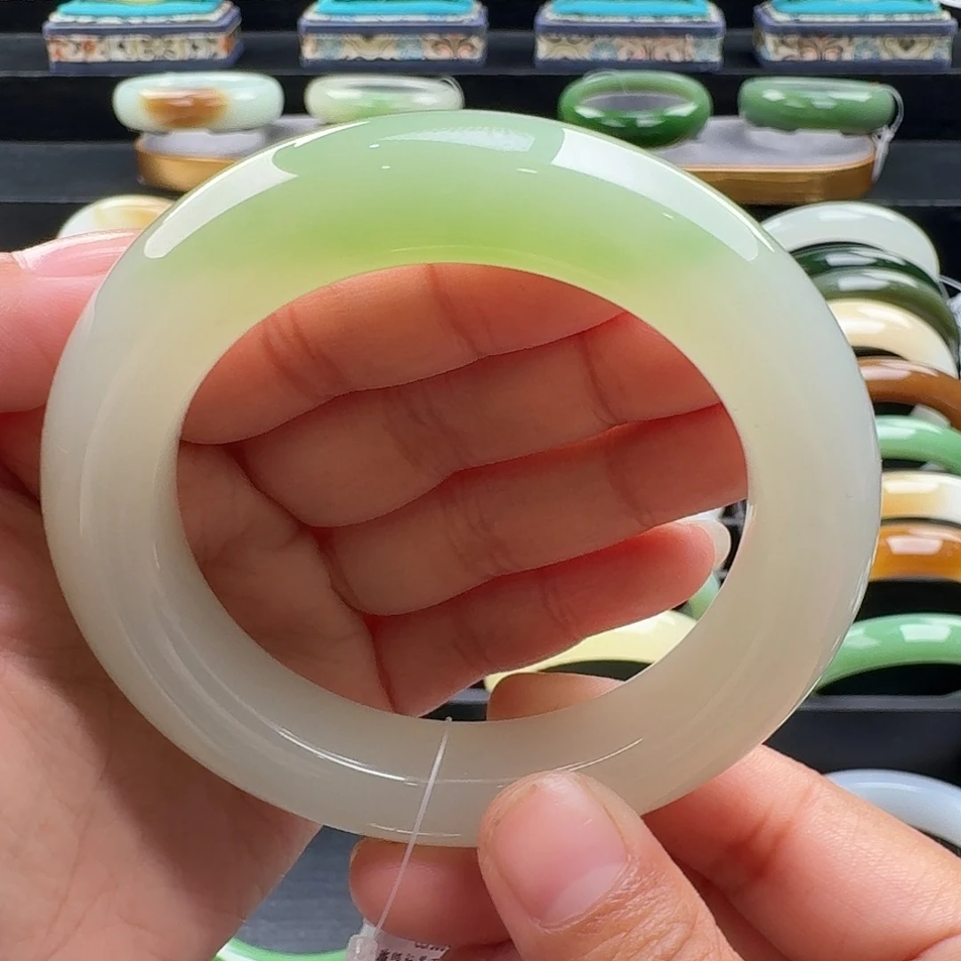 未镶嵌手镯和田玉56.8