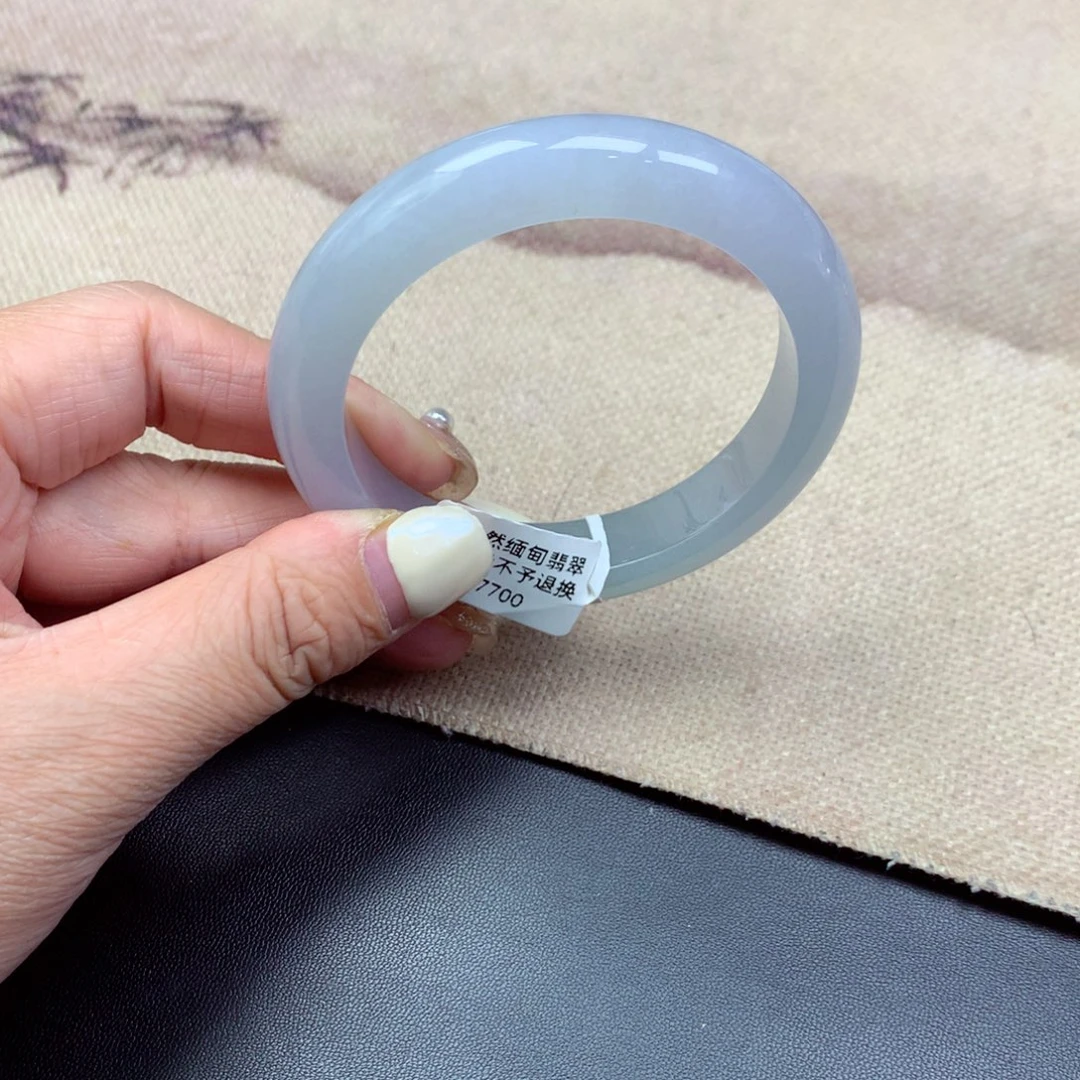 翡翠手镯未镶嵌缅甸翡翠手镯