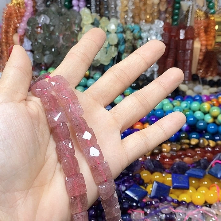 未镶嵌玛瑙/玉髓珠宝半成品天然草莓晶切面卡10mm